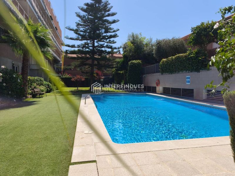 Foto fc4d1989-7931-4a1e-8510-c851a0a208a5. Casa amb calefacció aparcament piscina a Bufalà Badalona