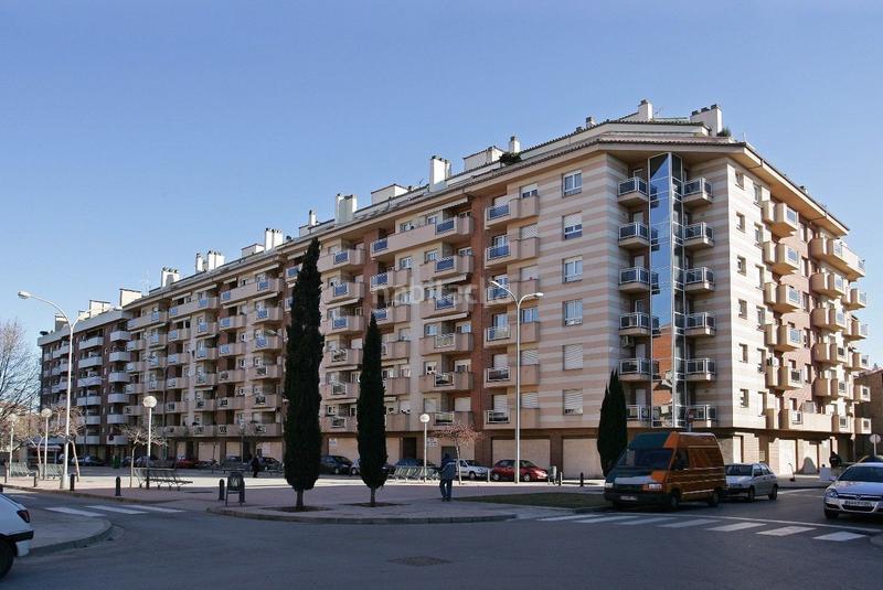 Foto 8a1f5f42-9453-461f-8480-870a0a5c5ec4. Parking coche a varios edificicios en Remei-La Guixa Vic