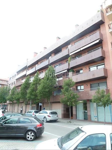 Foto dd24287b-6894-4b62-b349-dee3ac8ce287. Local comercial a carrer de les flors 3 a Centre Vic