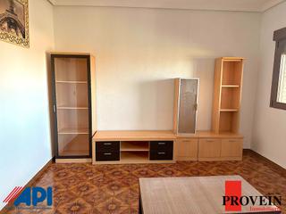 Location Appartement à Calle extremadura 19. Piso amplio 3 dormitorios, junto a la parada de autobus y colegi
