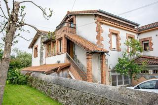 Maison à Marina de Cudeyo. Edificio en venta en gajano