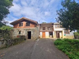 Casa a Riotuerto. Casa en venta en la cavada