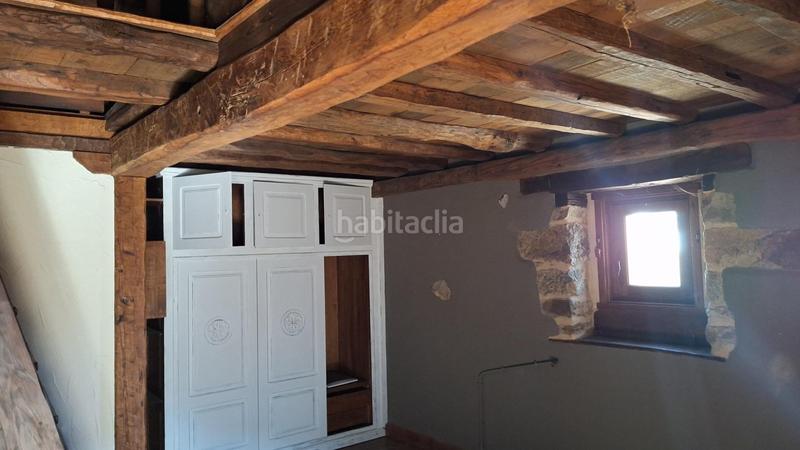 Foto 0e5b6e76-eda8-46c7-b59b-ccb46947eb5c. Casa complejo de edificaciones de piedra en mogrovejo en Camaleño