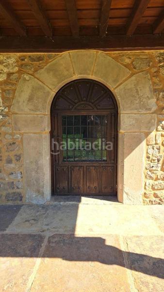 Foto 2f65557c-d045-4a0b-aab4-247900d91f89. Casa complejo de edificaciones de piedra en mogrovejo en Camaleño