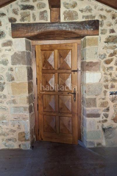 Foto 332752b0-e475-42b9-88a9-ba17ec51bd56. Casa complejo de edificaciones de piedra en mogrovejo en Camaleño