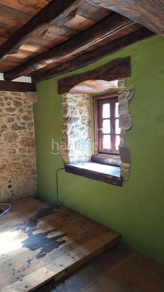 Foto 6572ffb1-4419-465d-931d-19c87b78a748. Casa complejo de edificaciones de piedra en mogrovejo en Camaleño