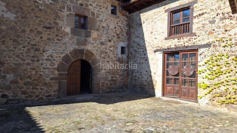 Foto 901c570e-0e1f-48cf-acd3-51939540e0b7. Casa complejo de edificaciones de piedra en mogrovejo en Camaleño