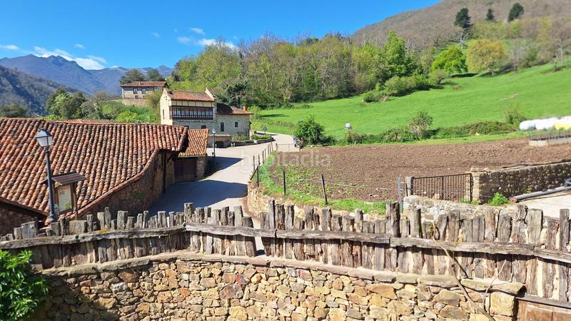 Foto 97f741d3-56c2-497e-ac37-bfe29439e24a. Casa complejo de edificaciones de piedra en mogrovejo en Camaleño