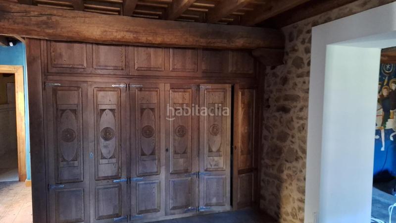 Foto a348d1fe-473b-4d30-aa3c-2c2bb5cb8e29. Casa complejo de edificaciones de piedra en mogrovejo en Camaleño