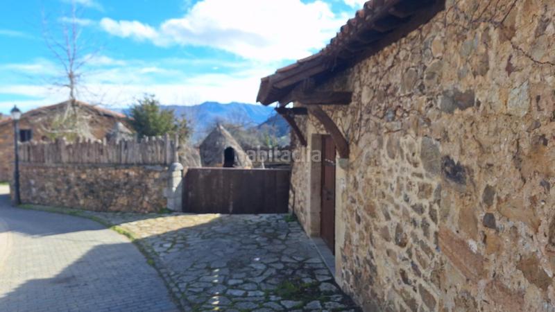 Foto c109ad76-4fc7-44b7-82e3-dcca9fd85301. Casa complejo de edificaciones de piedra en mogrovejo en Camaleño