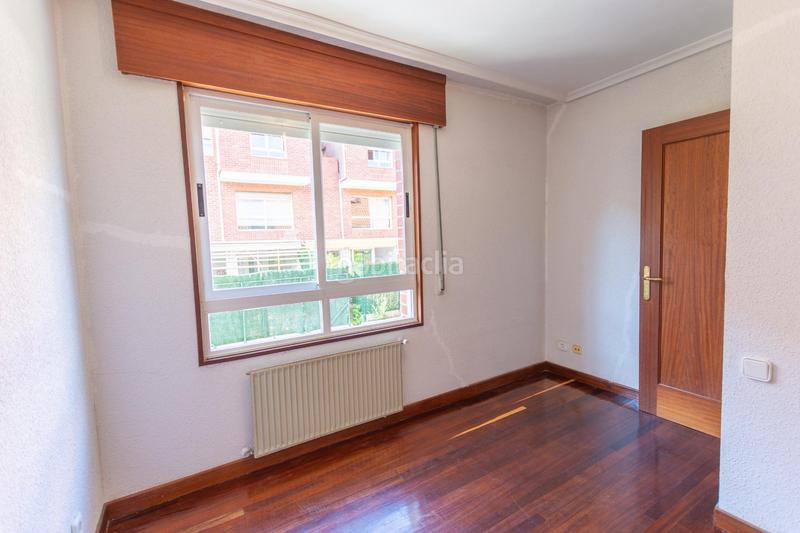 Foto e8ac8bfc-5530-4d77-871f-24818660f627. Casa a schiera con riscaldamento parcheggio in La Pereda Santander