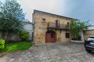 Casa a Villaescusa. Casa en venta en liaño con terreno