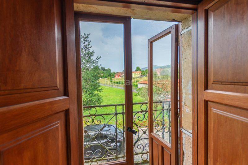 Foto f8fefb74-ed28-45fc-9871-be600bf0d17f. Casa amb aparcament a Villaescusa