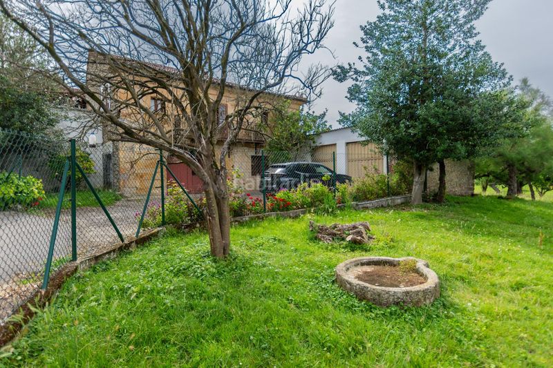 Foto f9c77882-b024-4c55-be24-1fa67dbc5065. Casa amb aparcament a Villaescusa