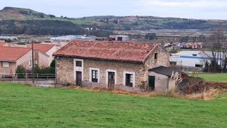 Casa en Polanco. Oportunidad única en polanco casa de piedra con gran parcela y p