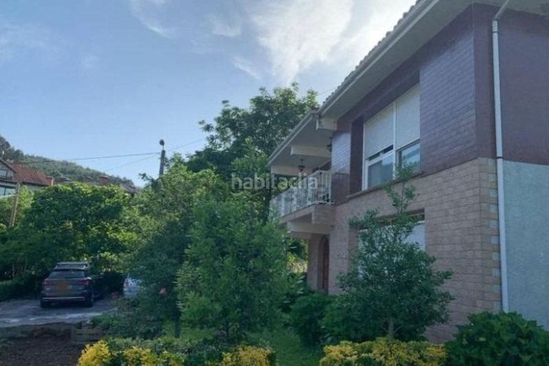Foto 116de9eb-a9ca-47d4-b813-f75cd5ff3da3. Casa amb calefacció aparcament a Limpias
