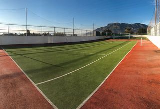 Chalet in Redován. Se vende terreno con zonas de recreo en redovan  (alicante)