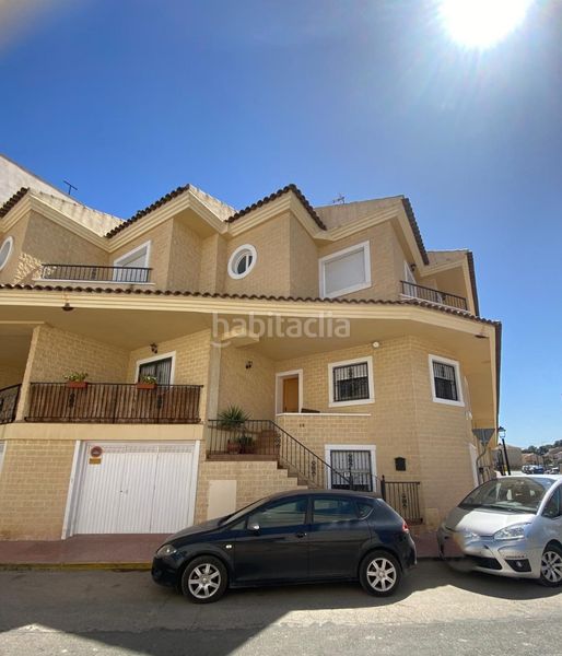Foto 9b3f8168-933a-4f69-9f41-b288c73850e3. Casa se vende bungalow haciendo esquina muy luminoso y céntrico. en Callosa de Segura
