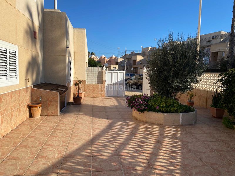 Foto 0abc8028-ecec-4a39-ba63-c69ff76c2249. Casa amb xemeneia aparcament piscina a Zona los Frutales Torrevieja