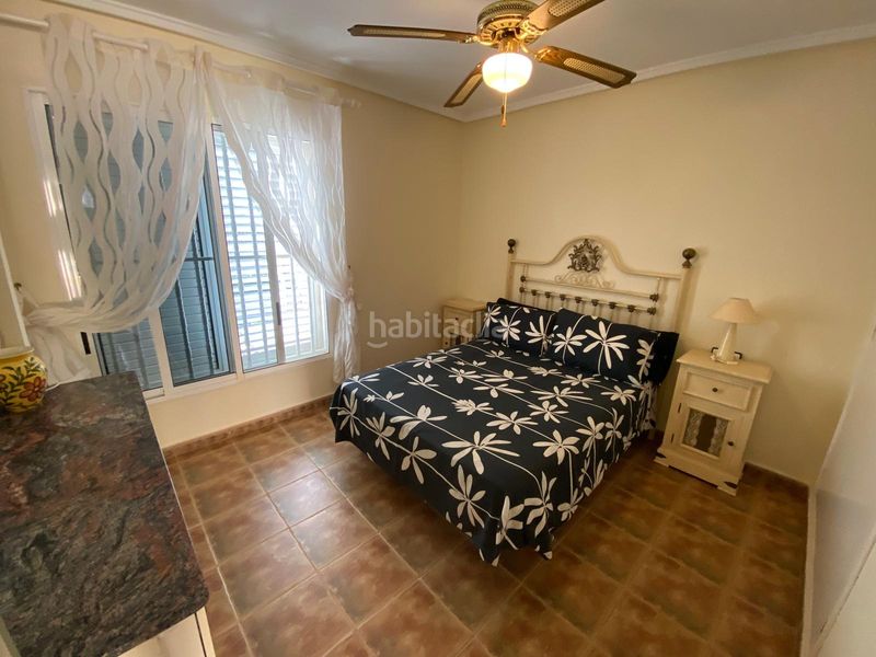 Foto 501738a3-b549-4849-9c48-5018fcbb77fb. Casa amb xemeneia aparcament piscina a Zona los Frutales Torrevieja