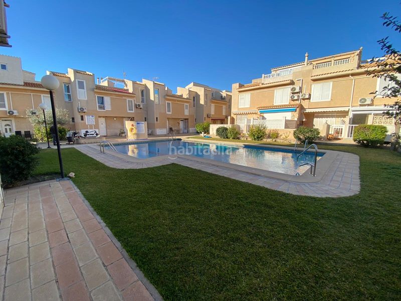 Foto 9a0dd7c7-3061-488f-8c11-6cd4df7a632d. Casa amb xemeneia aparcament piscina a Zona los Frutales Torrevieja