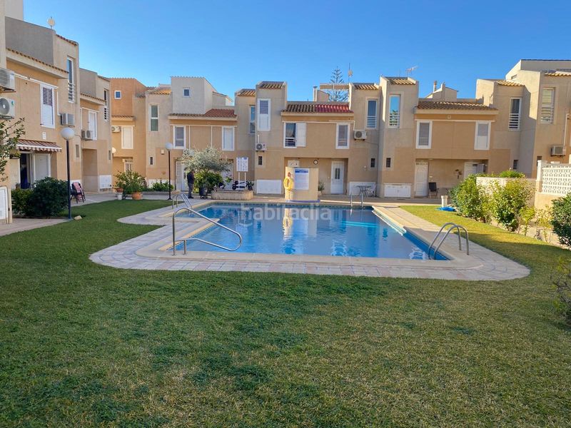 Foto c7071995-f660-4e93-a3ec-c65a2638c0cb. Casa amb xemeneia aparcament piscina a Zona los Frutales Torrevieja
