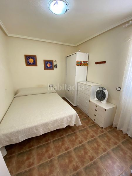Foto feb4f210-87bf-4e5f-a2e5-a9bc6e3f047b. Casa amb xemeneia aparcament piscina a Zona los Frutales Torrevieja
