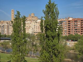Àtic a Cami de la granyena 5. Ático con espectaculares vistas al río y a la seu vella!