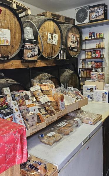 Foto 9e2546cd-2c60-4422-a9a4-bc0511da9d4a. Local comercial a carrer del montsant 28 a Turó de la Peira Barcelona