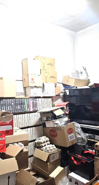 Foto e24e21e8-9002-4ca0-b6bc-cadf2f255b1a. Local comercial a carrer del montsant 28 a Turó de la Peira Barcelona