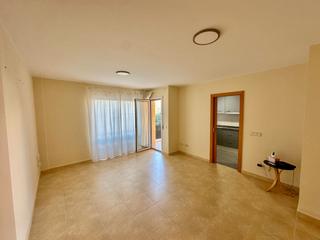 Appartement  Avinguda de josep anselm clavé. Bonito piso en la calle josep anselm clave de sant marti de sarr