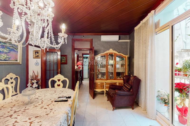 Foto 36df90b3-66a9-462f-9e8f-35fc5fe0f94b. Etagenwohnung mit heizung in Gòtic Barcelona