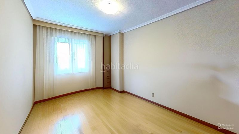 Foto bd17b636-efbd-433c-95a3-ec775454f066. Duplex with parking pool in Sur Ávila