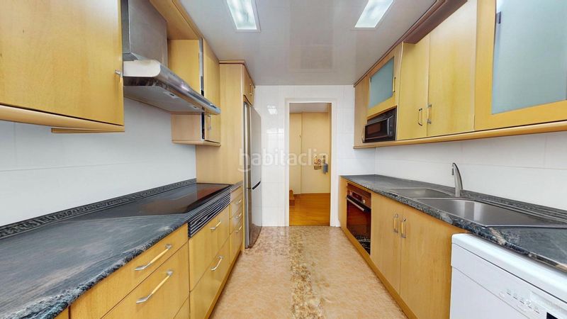 Foto b6bd4a0d-9064-49e2-86d5-192b923185a3. Àtic amb aparcament a Fort Pienc Barcelona