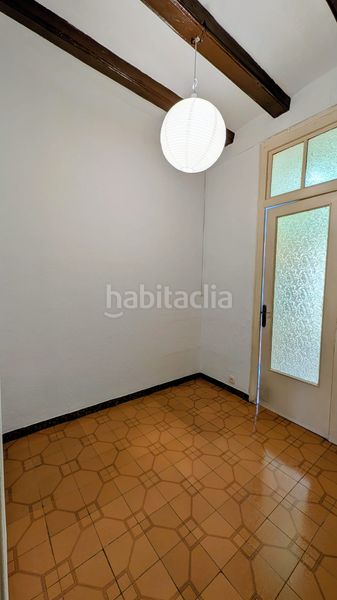 Foto 94c175d5-6aed-4afc-99c3-485bbe485de8. Pis a Sants Barcelona