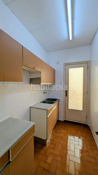 Foto bf640ad2-752c-4664-88c2-e673b8d001e1. Pis a Sants Barcelona
