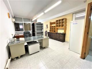 Business premise in Son Cotoner. Oportunidad local en venta