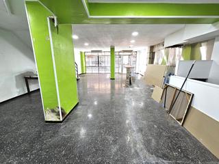 Local Comercial a Camp D´en Serralta. Local  220 m2 en plaza madrid oportunidad !