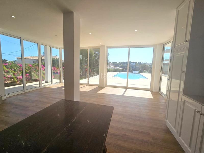 Foto b61205bd-0040-4fe8-b206-609e31d7b108. Location appartement avec cheminée piscine dans Portocolom Felanitx