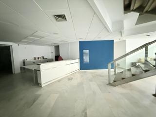 Bureau  Carrer del general riera. Amplias oficinas y despachos en excelente ubicación