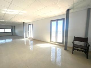 Miete Büro in Llucmajor Interior. ¡descubre la oficina perfecta para impulsar tu negocio!