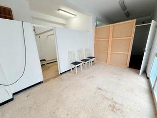 Rent Business premise  Carrer guillem costa. ¡local de 66m2 en santa catalina cuenta con tres entradas y exce