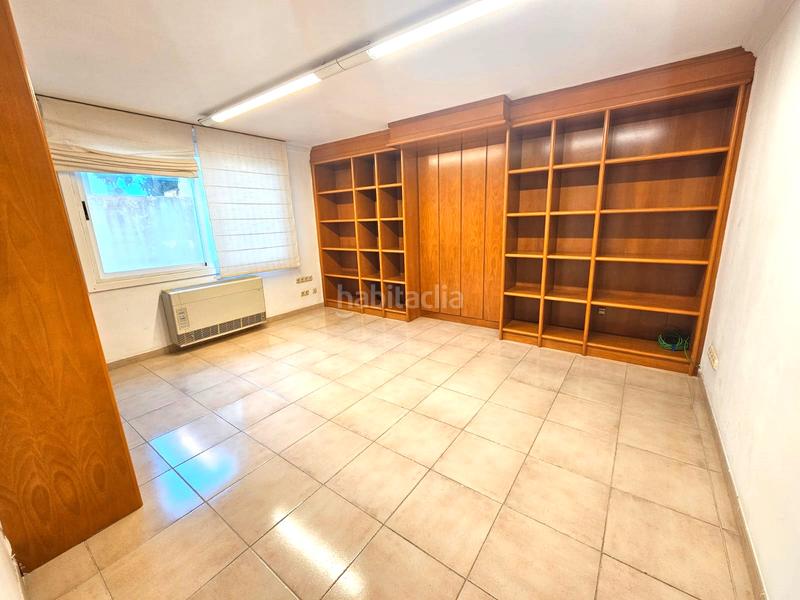 Foto 8f5b94d2-6b9d-49ac-8cab-80d2bdf6ceb6. Büro mit parking in La Missió Palma de Mallorca