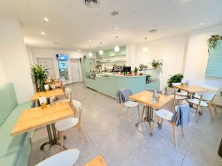 Transfer Business premise  Carrer del 31 de desembre. Local traspaso bar cafeteria