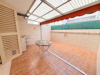 Piso  Plaça de serralta. Piso con terraza, trastero y parking