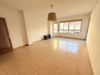 Flat  Carrer uetam