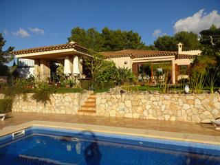 Xalet a Santa Pona. Espectacular chalet santa pona, con piscina, precioso jardn, h