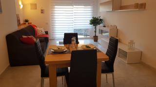 Miete Etagenwohnung  Carrer de circumval·lació. ?? se alquila piso – ideal para persona solvente y responsable