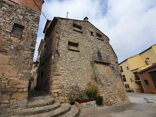 Casa  Carrer països catalans. Casa con 4 habitaciones con parking