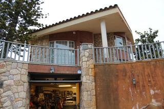 Maison à Castellvell del Camp. Chalet en venta en la urbanización castellmoster